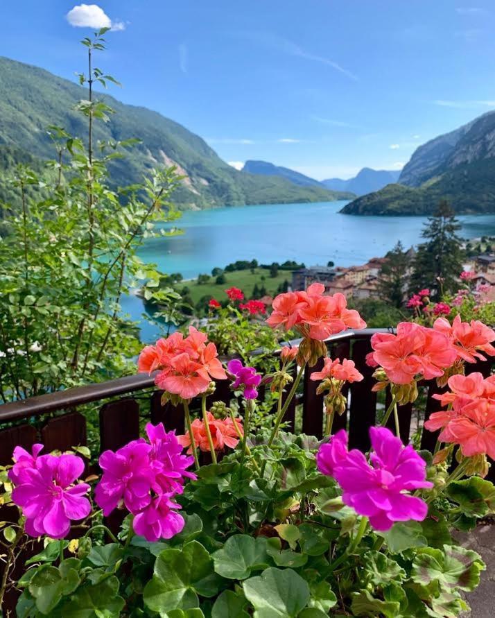 Hotel Aurora Molveno Buitenkant foto