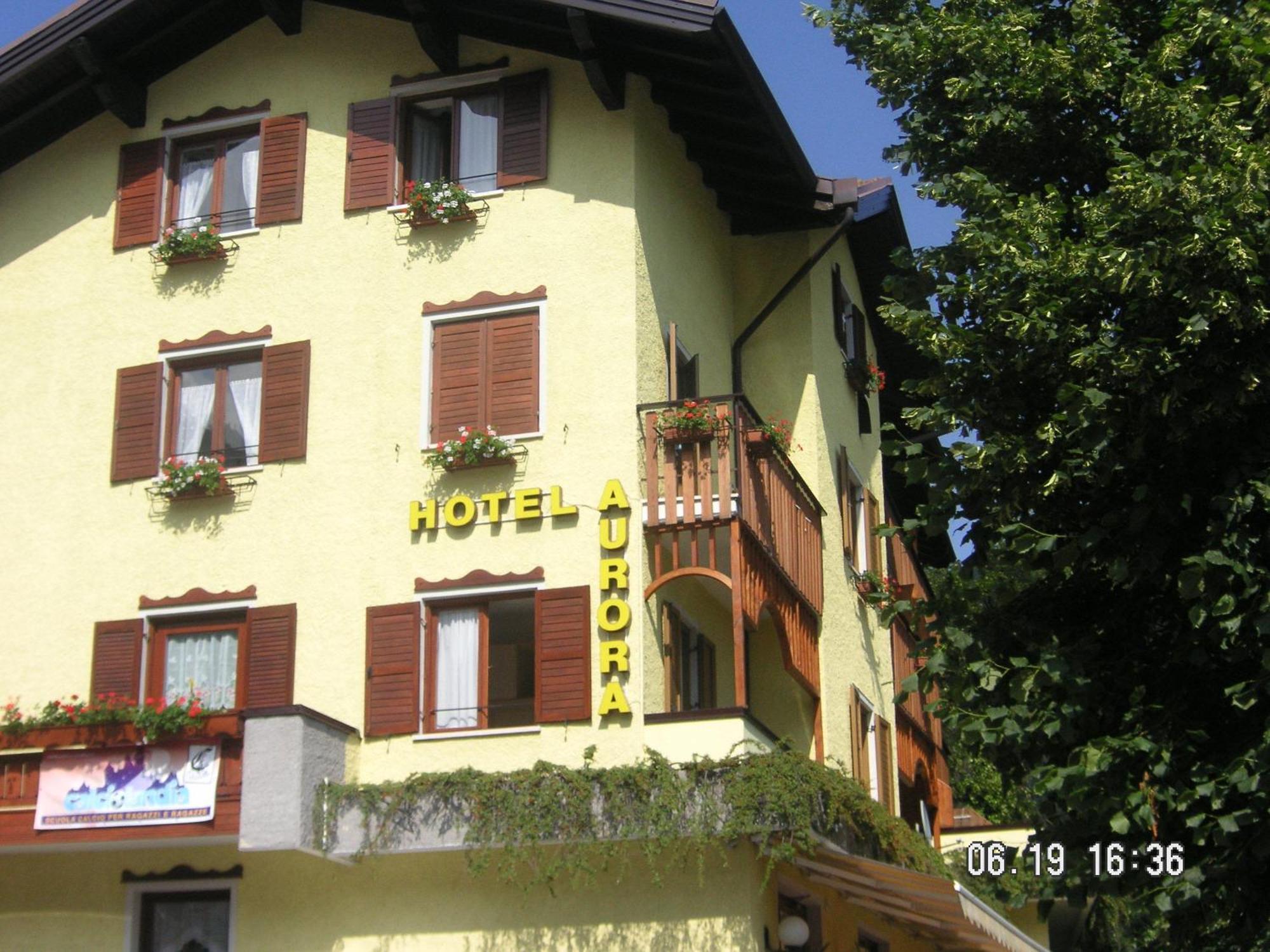 Hotel Aurora Molveno Buitenkant foto