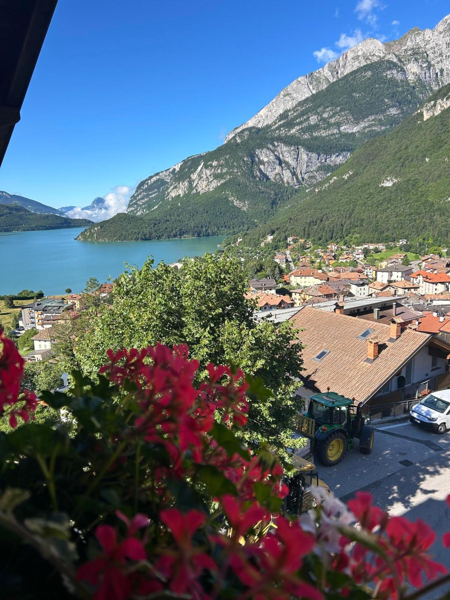 Hotel Aurora Molveno Buitenkant foto