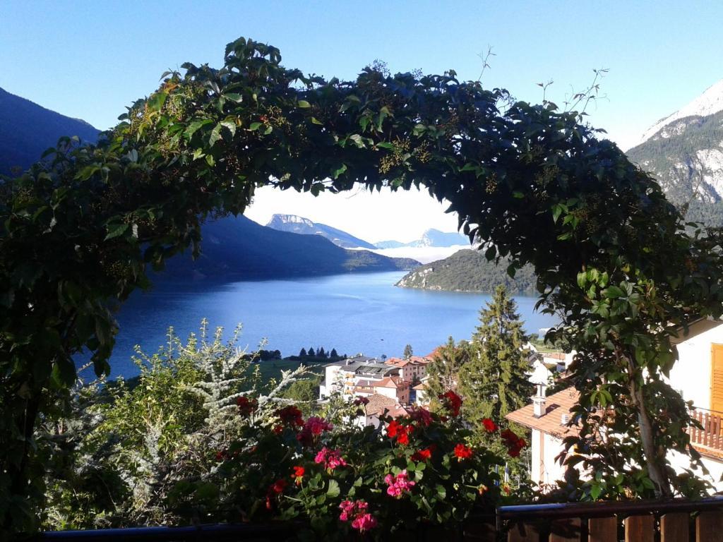 Hotel Aurora Molveno Buitenkant foto